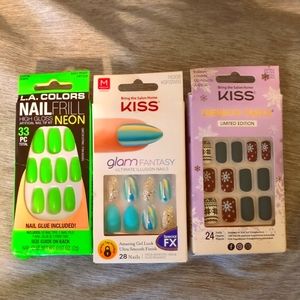 Set of 3 glue on nails